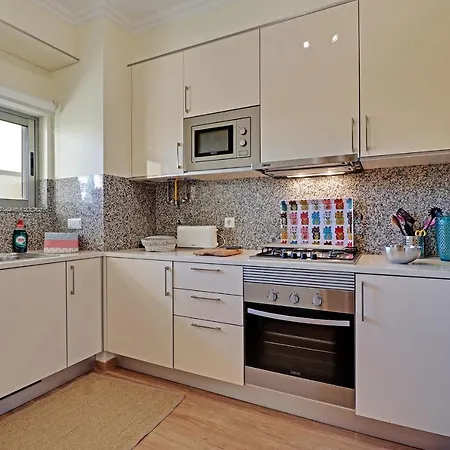 Paradise With Pool By Homing Apartamento