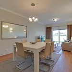 Paradise With Pool By Homing Apartmán