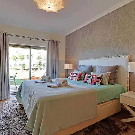 Paradise With Pool By Homing Apartamento *